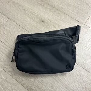 Johnnie’s Jeans Black Crossbody Belt Bag